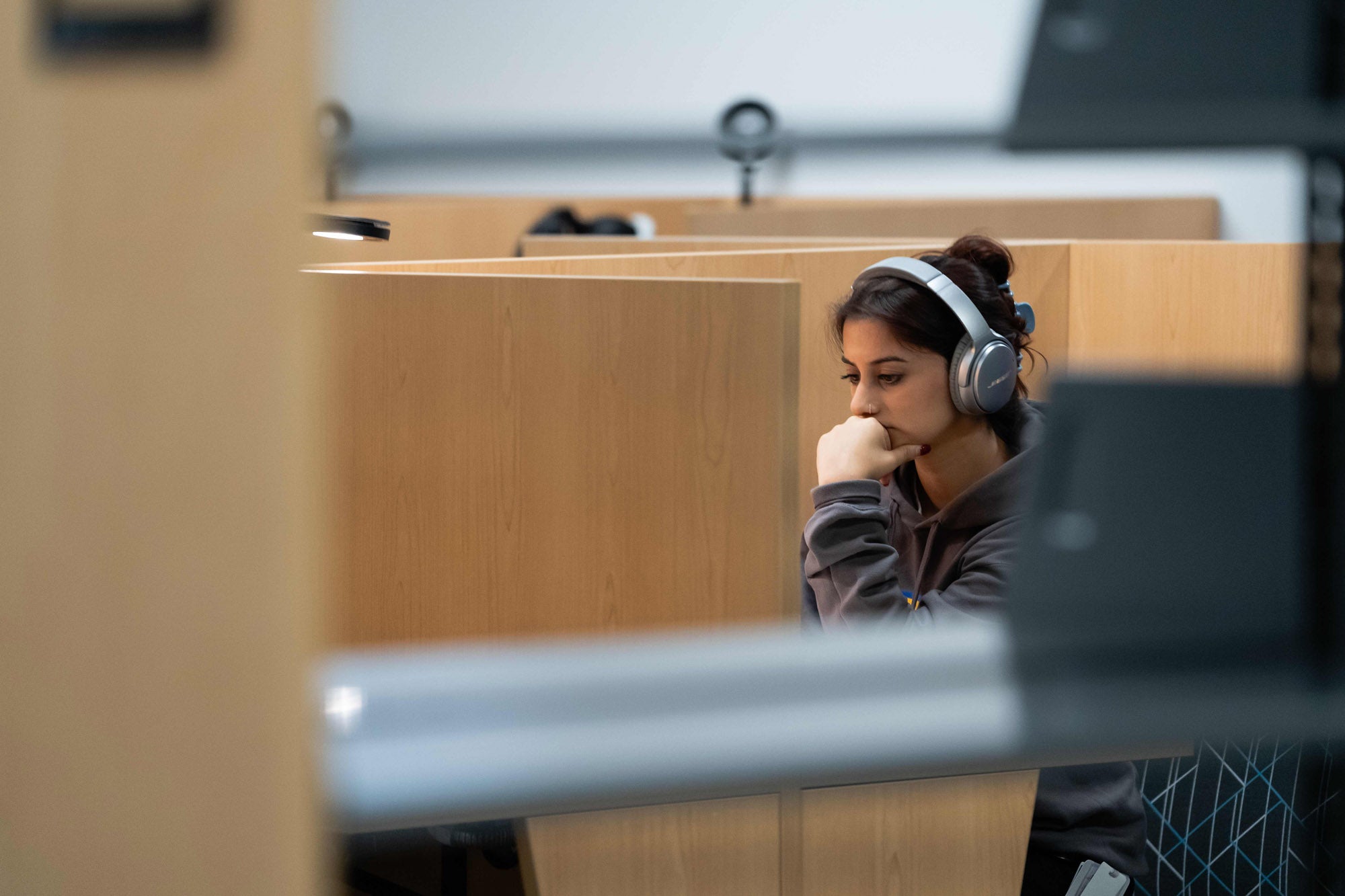 Students studying during finals in the renovated Health Sciences Library in Scaife Hall