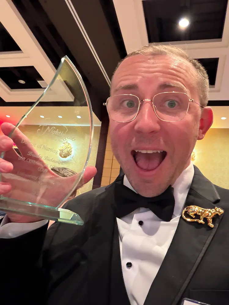 Nursing Faculty Wins Nightingale Award